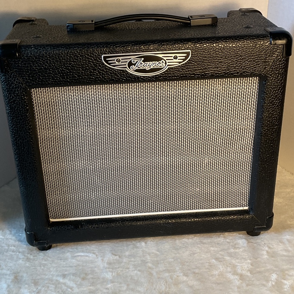 Traynor portable speaker guitar practice amplifier vintage